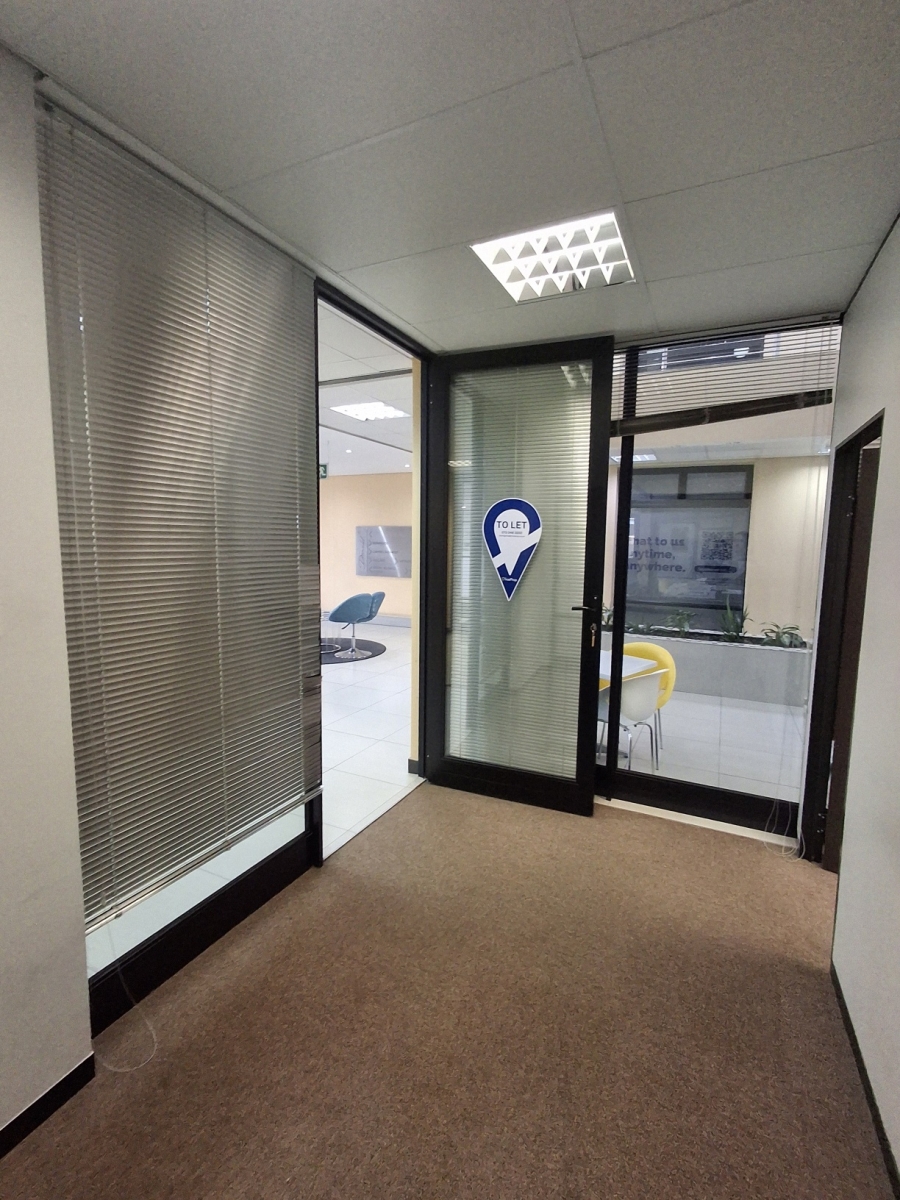 To Let Commercial Property for Rent in Vincent Eastern Cape